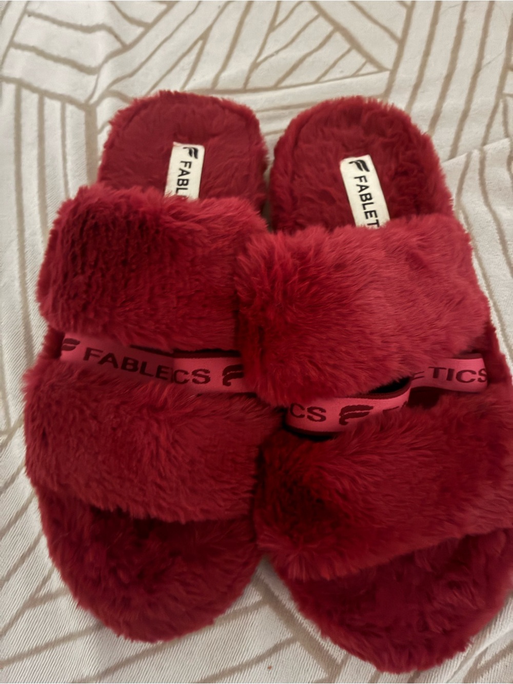 Fabletics Women's Plush Burgundy Slide Slippers
